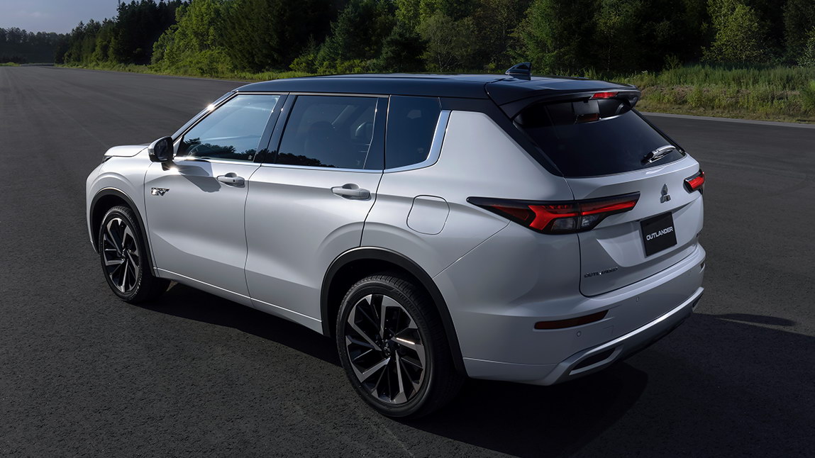 Представлено нове покоління гібридного кросовера Mitsubishi, популярного у Нацполіції